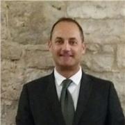 Avvocato con più di venticinque anni di esperienza insegna Diritto (Civile, pen. ed amm.) a studenti di liceo e università